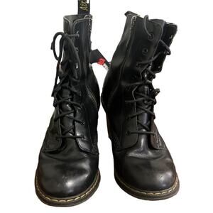 DR. MARTEN SADIE HEEL LACEUP LEATHER‎ BOOTS SIZE US L